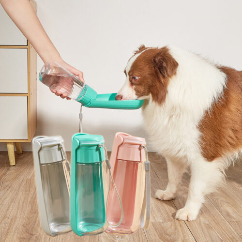 fa8b4fee-243e-4d99-aea6-04a518f65aa4.jpg Pet Water Cup Outdoor Portable Folding Dog Water Bottle 550ml Large Capacity Medium To Large Dog Drinking Bottle